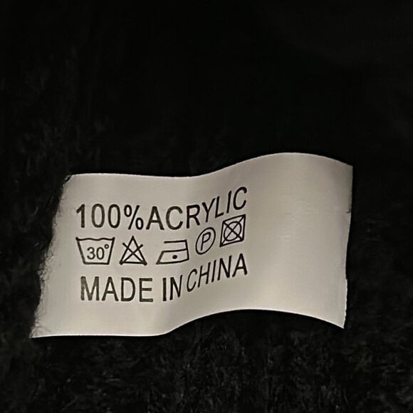 Women’s Black Twisted Beanie Hat With Pom Poms, Knit Winter Hat - Picture 5 of 6